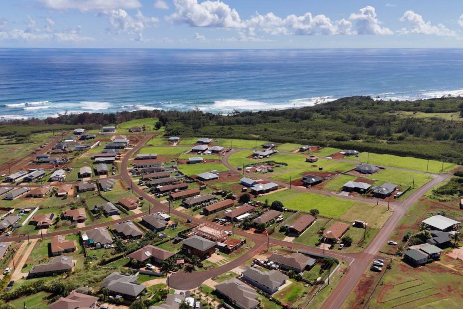 Hawai‘i Community Lending, Helping Hawai‘i families with affordable home loans, wildfire recovery, federal worker support, and Native Hawaiian housing programs.